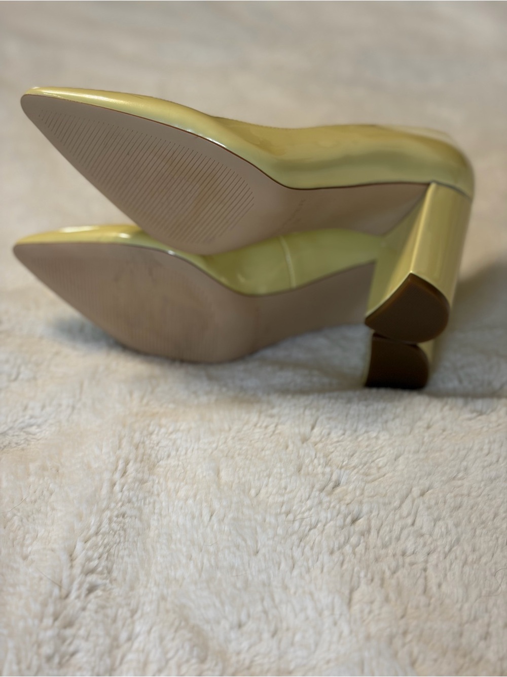 Mark Fisher 'Viviene' Block Heel Pumps Patent Yellow Pointed Toe. New w/o tags. - Picture 3 of 6